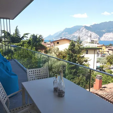 Blue Sky Garda - Zaffiro * Μαλτσεζίνε